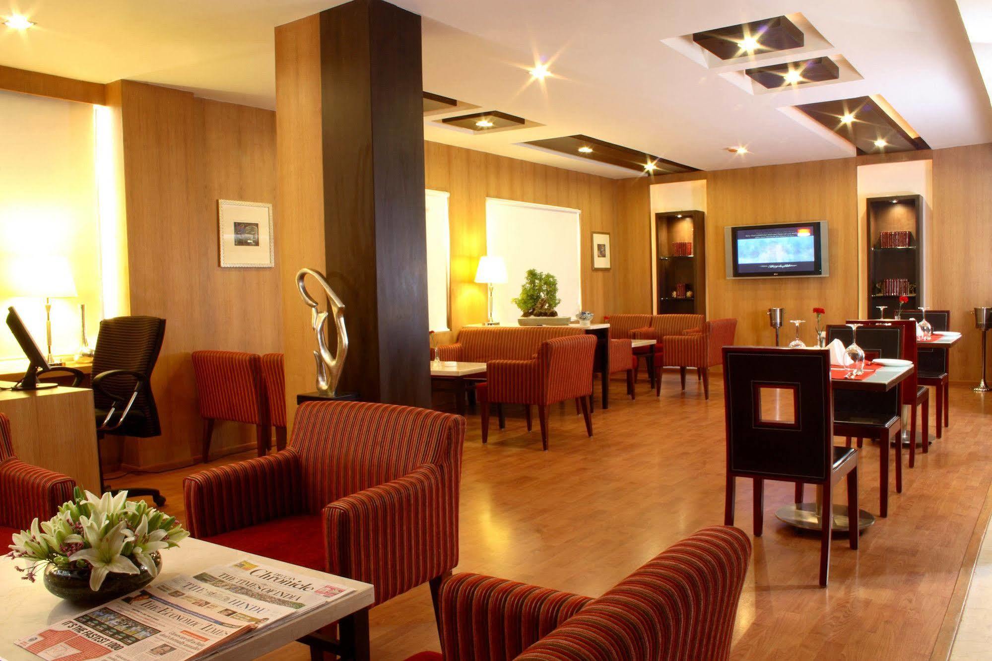 แฮมพ์ไชร์ พลาซ่า Hotel ไฮเดอราบัด ภายนอก รูปภาพ