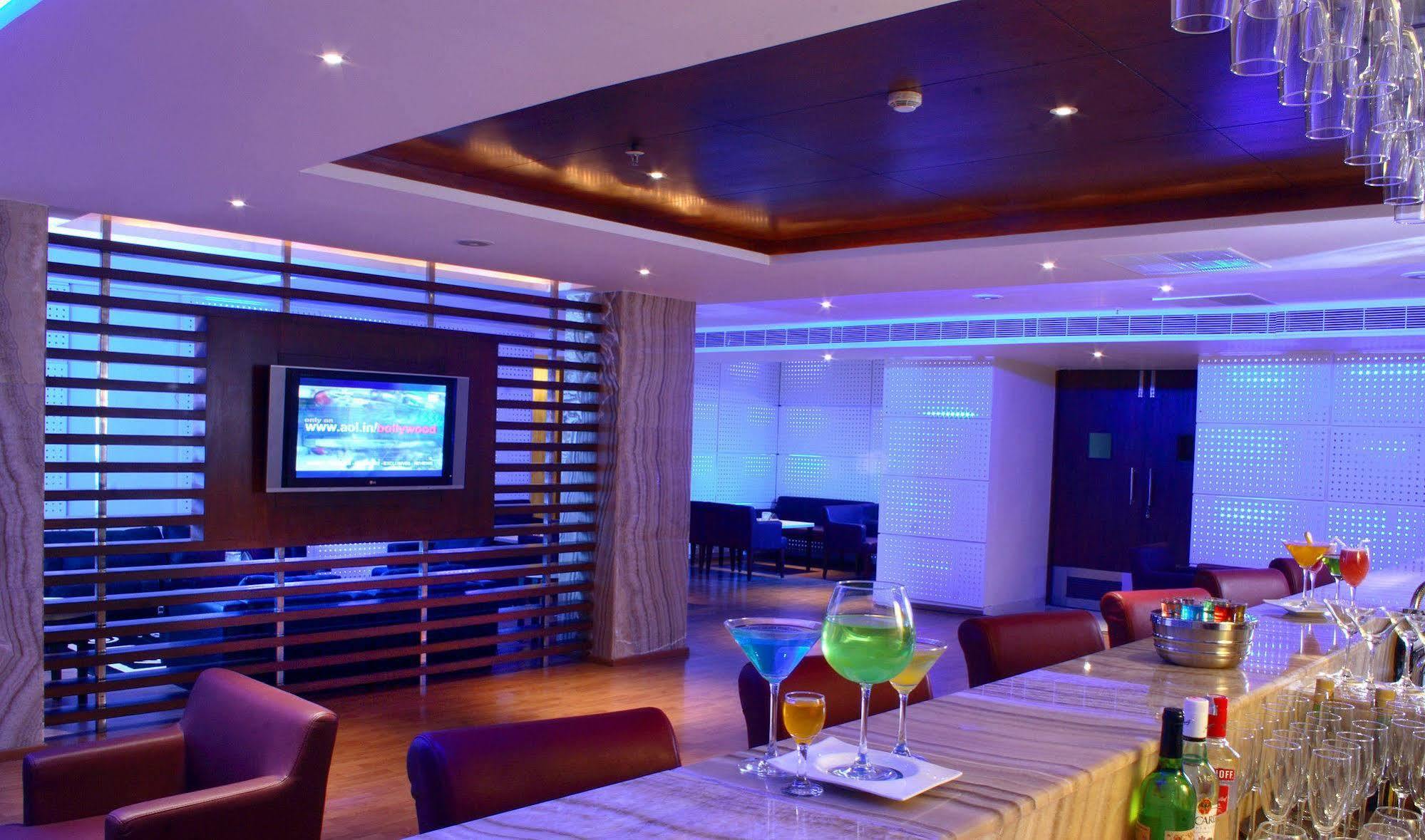 แฮมพ์ไชร์ พลาซ่า Hotel ไฮเดอราบัด ภายนอก รูปภาพ